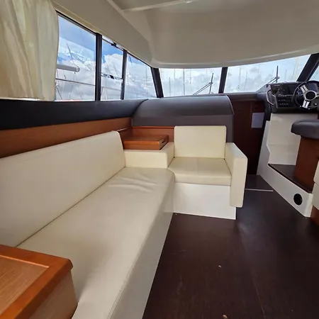 Vedette Kefi Prestige 350 Fly Bateau-hôtel